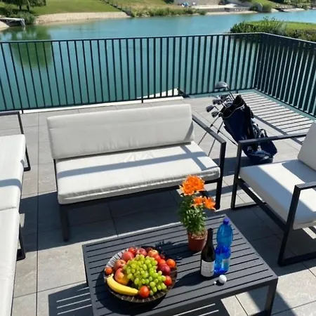 Pri Jazere - Golf Apartment